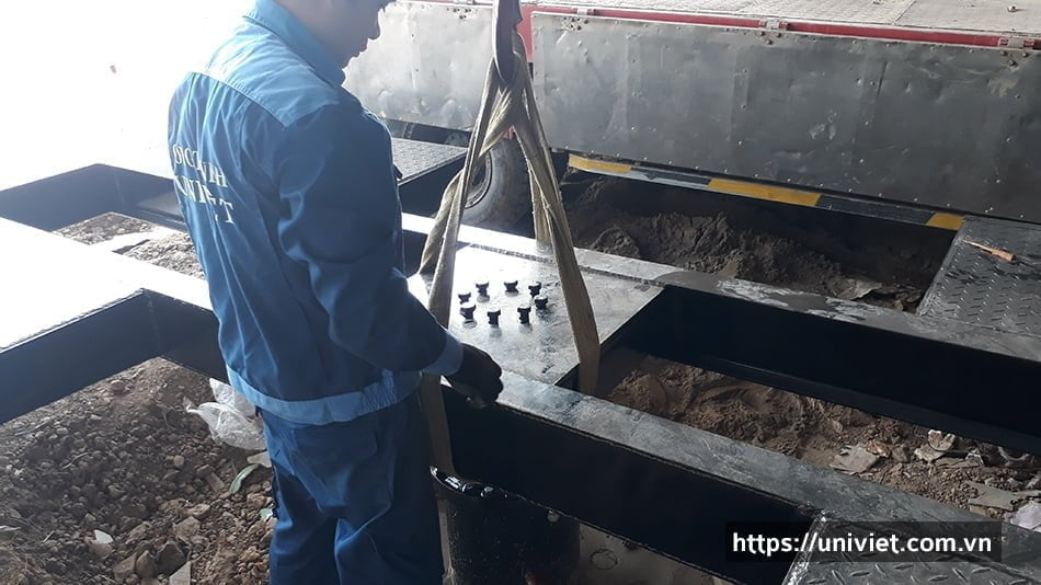 Các bước lắp đặt cầu nâng 1 trụ Senok - Ấn Độ 8 Cac buoc lap dat cau nang 1 tru rua xe senok an do 8