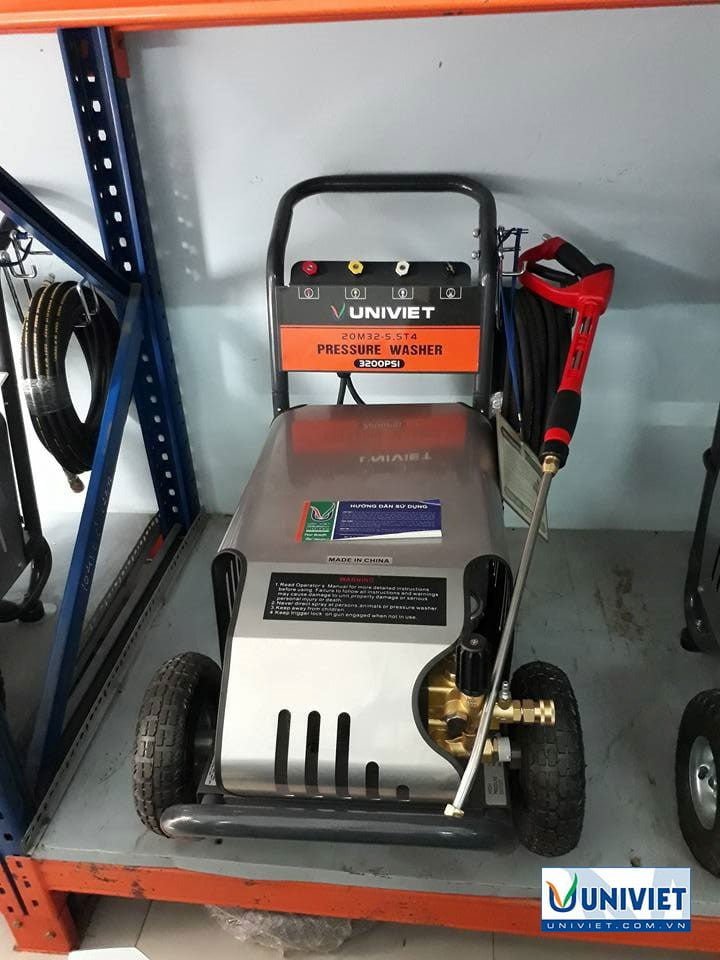 Máy rửa xe cao áp UNIVIET (Trung Quốc)