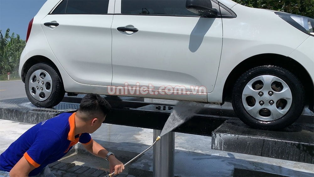 Tại sao mở tiệm rửa xe lại cần có cầu nâng 1 trụ