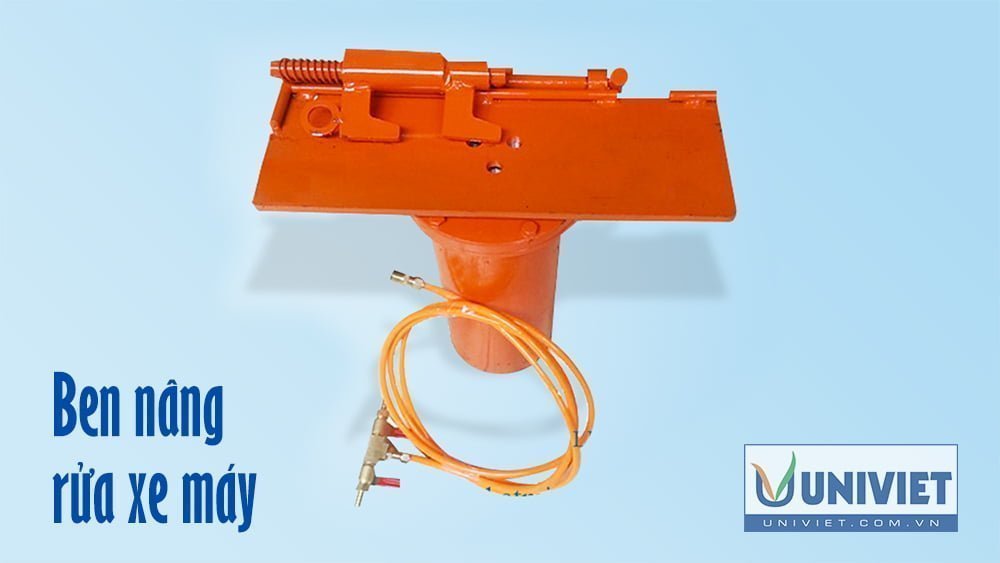 ben nang rua xe may univiet