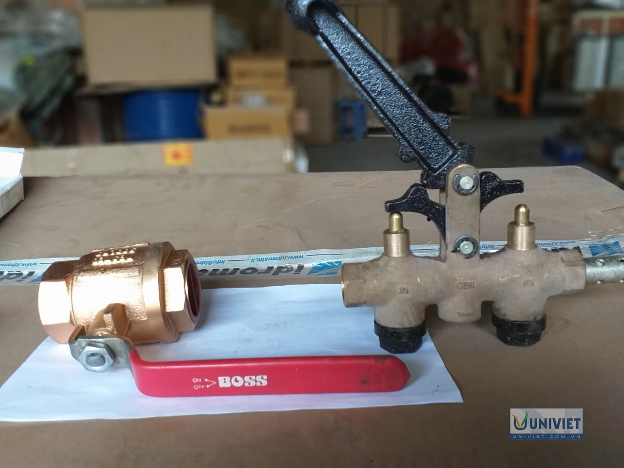 Bộ phụ kiện tay khóa dầu và van cấp hơi