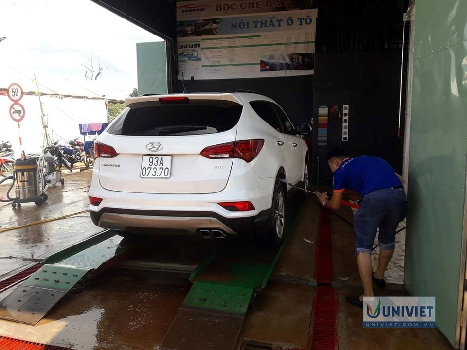 Lắp đặt mặt cầu nâng 1 trụ dương nền tại xưởng của khách hàng