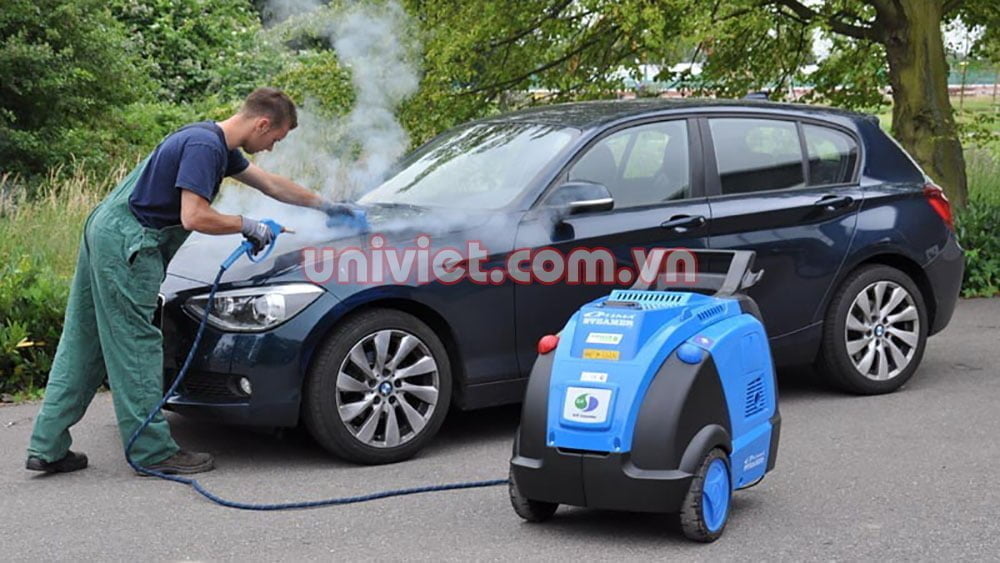 Nên mua máy rửa xe hơi nước nóng cao cấp hay giá rẻ? 2 máy rửa xe hơi nước nóng cao cấp