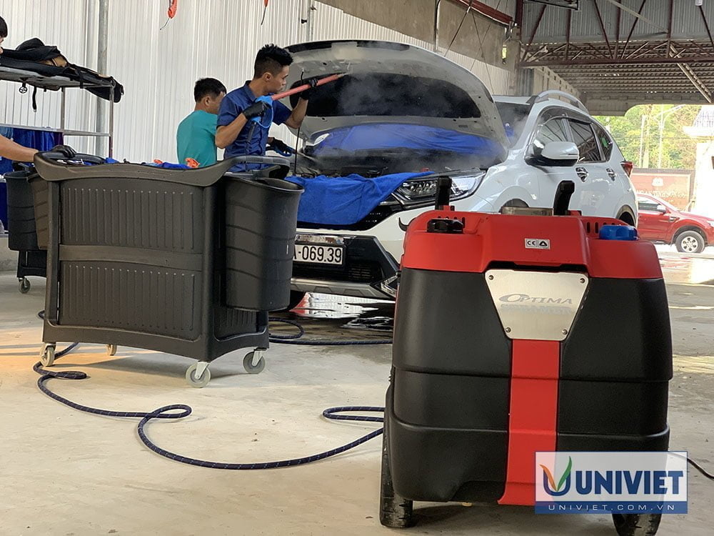 Máy rửa xe hơi nước nóng