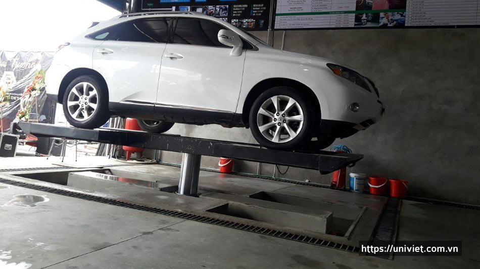 Phân tích ưu điểm và hạn chế của cầu nâng 1 trụ rửa xe Senok
