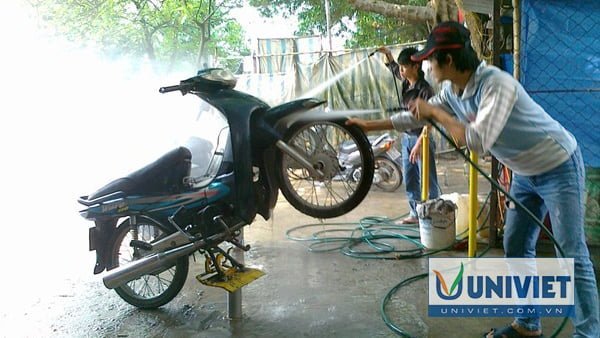 Mở tiệm rửa xe máy