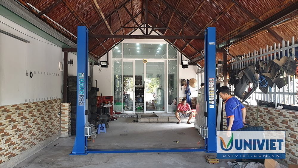 cầu nâng ô tô 2 trụ