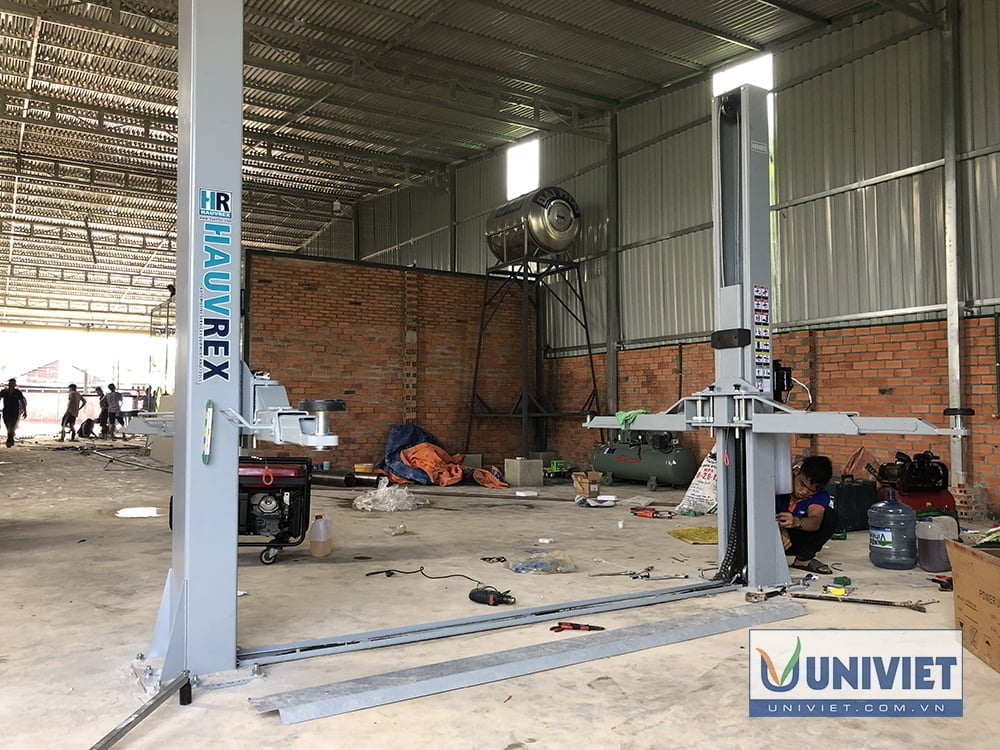 cầu nâng ô tô 2 trụ