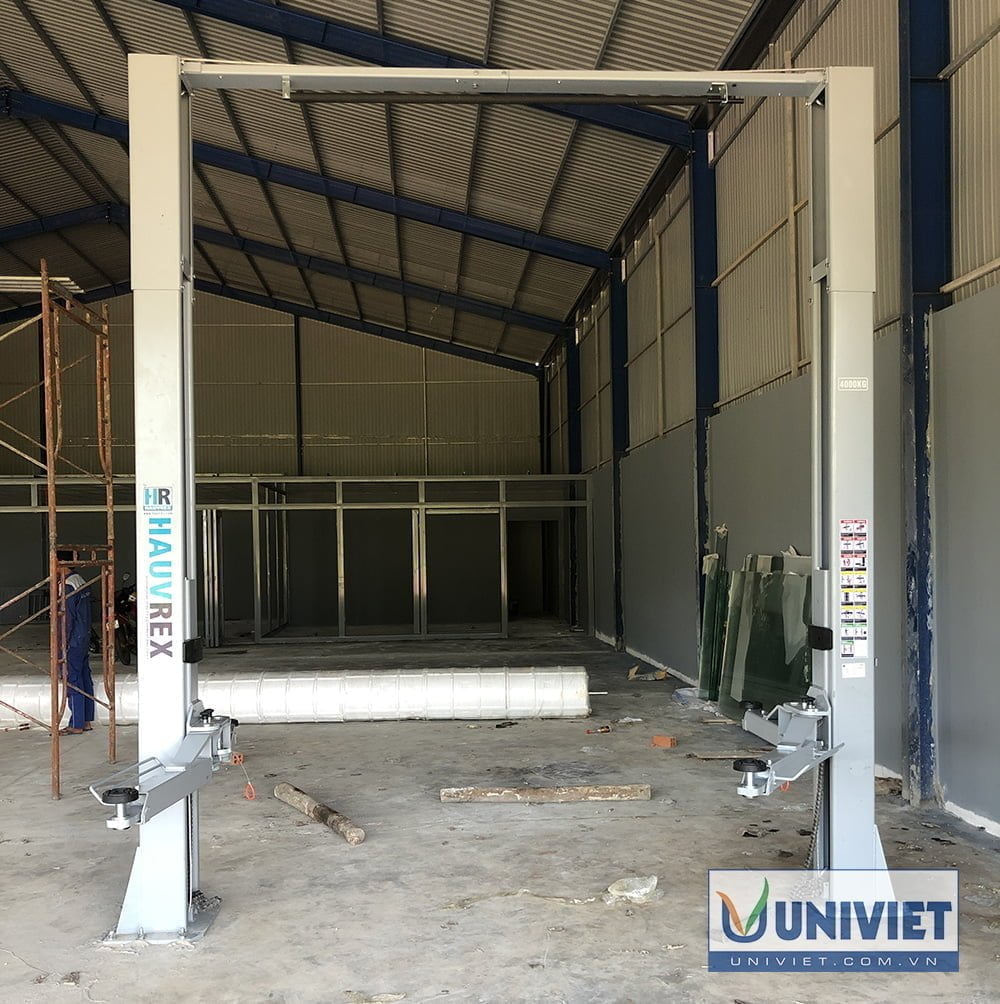 Cầu nâng 2 trụ giằng trên